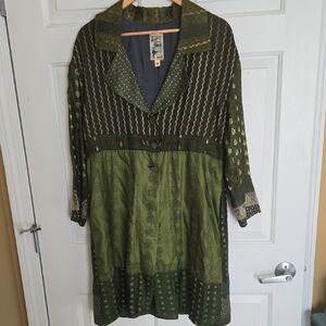 Burning Torch Green Silk Patterned Jacket/Coat. Size Large. Exquisite!